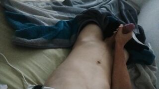 Thomas with nothing to do decides to masturbate and show it on cam - 4 image