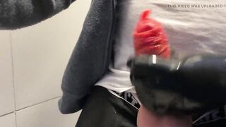 Quick wank with condom and latex gloves at the mall toilet - 5 image