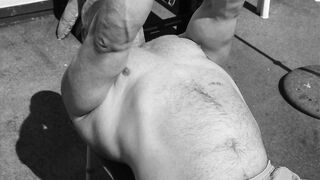Gay bear Hotgay muscle bear daddy Bulge photo slideshow - 2 image