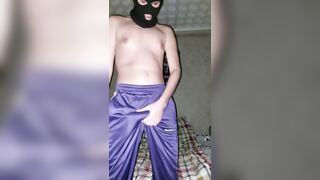 Russian guy in sweatpants cums profusely - 2 image