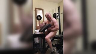 Big hard muscle stud gets turned on doing bicep curls, gets annoyed after failing last rep - 3 image