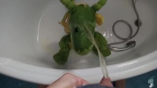 Green dragon Peeing#1 - 1 image