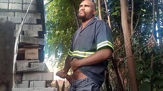 Worker masturbating minutes of construction blocks - 1 image