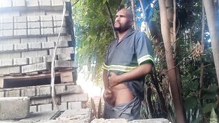 Worker masturbating minutes of construction blocks - 9 image