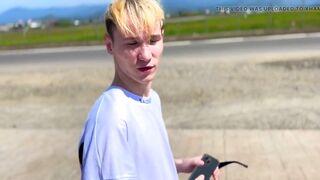 Nick Lewis Convinced a Handsome Straight Guy to Give Him a Bliwjob for Funds on a Beach - 5 image