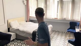 Gay guy called the receptionist to persuade him to have sex - 1 image