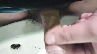 I unload in the middle of the bathroom - 1 image