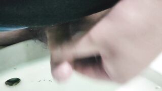 I unload in the middle of the bathroom - 9 image