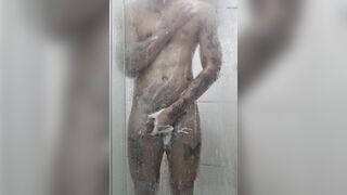 Jerking off to the shower