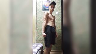 Night flexing for muscle boy - 2 image