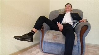 After working in the office, the guy jerks off his cock and ends up in an office suit - 2 image
