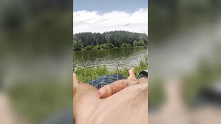 Nackt am See. Angler auf dem Boot - 6 image