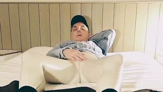 Exposure on all fours