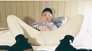 Exposure on all fours