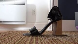 Passionate heel fuck - 1 image