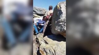 gay algerie de boumerdes passif suce un vieux dans la plage - 8 image