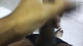 Savitri bhabhi ko bathroom me akele jakar choda