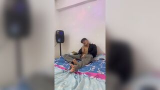 Andreszp Shoots a Load in His Bedroom