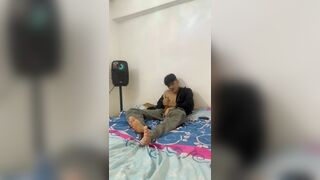 Andreszp Shoots a Load in His Bedroom