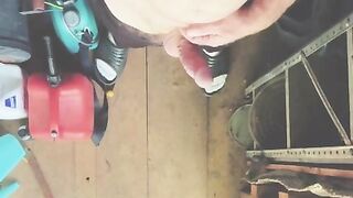 Getting a break from the house - outdoor sex with a hot chick