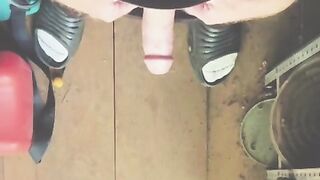 Getting a break from the house - outdoor sex with a hot chick