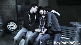 Two emo sluts devour big dick like vampire sluts