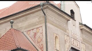 Get ready to twerk, play, and have a blast with this hot chick's games!