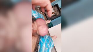 Schwanz und Eier gefangen