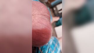 Schwanz und Eier gefangen