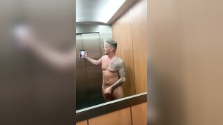 Chris Morgan naked hotel walk - 4 image