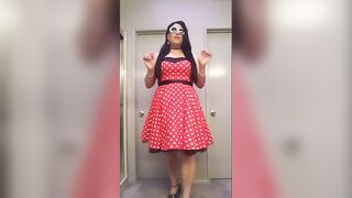 Your Vintage Girlfriend Outfit Video - 8 image